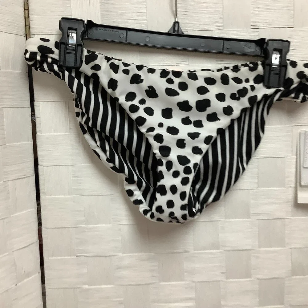 NWT Rasins reversible bikini bottom black white size Medium
